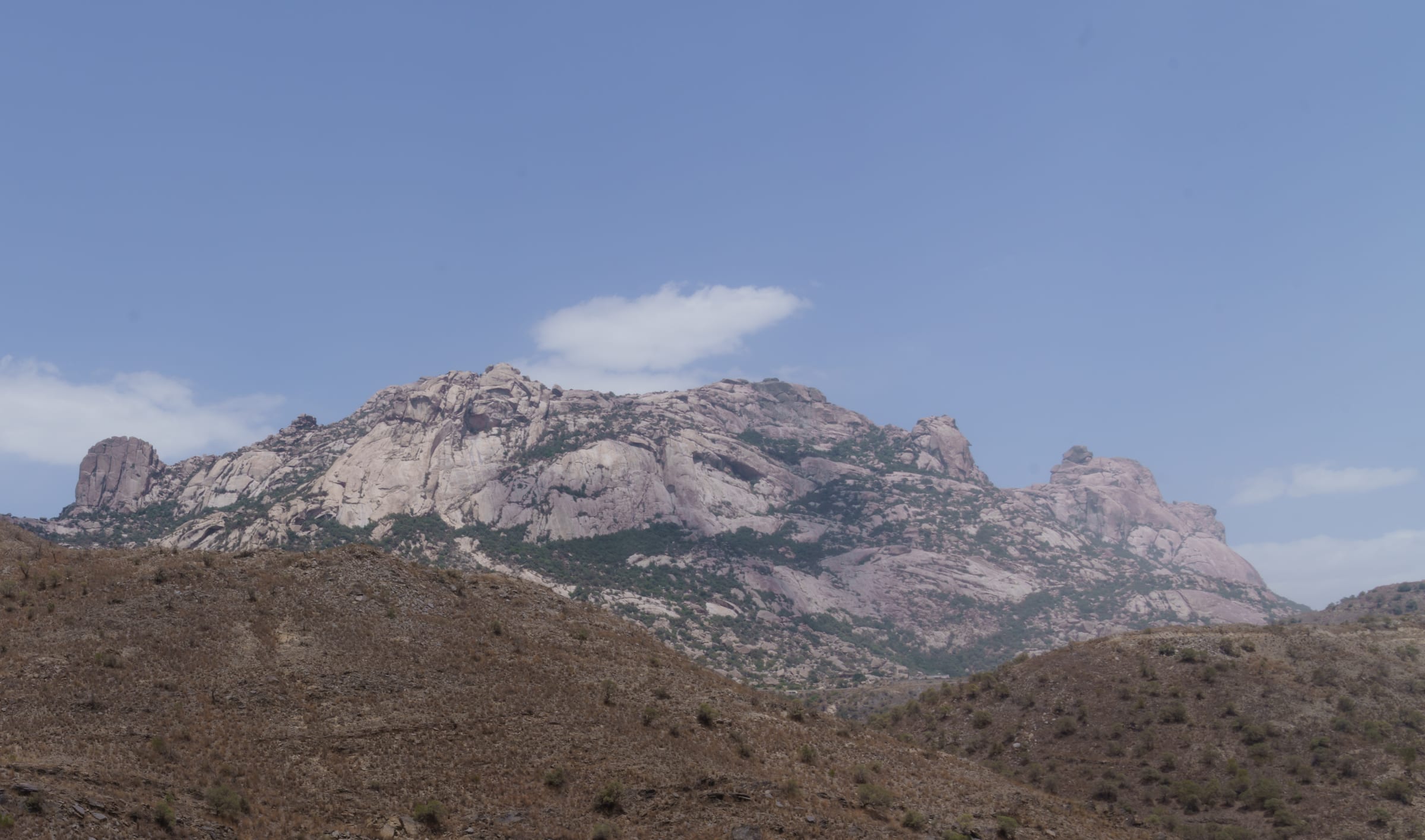 Jabal Ibrahim w clouds on top